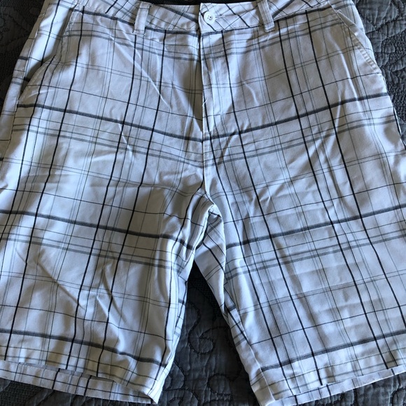 O’Neill White Plaid Board Shorts - Picture 1 of 4